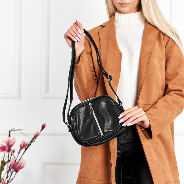 Czarna damska mała torebka na ramię - Akcesoria