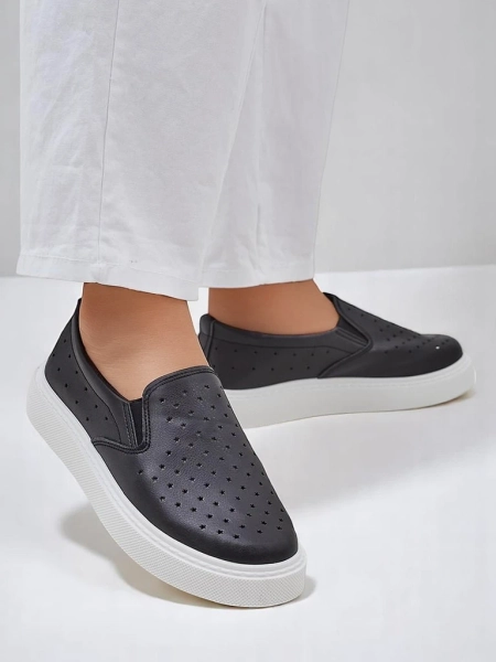 Royalfashion Ażurowe damskie półbuty slip on Emayla