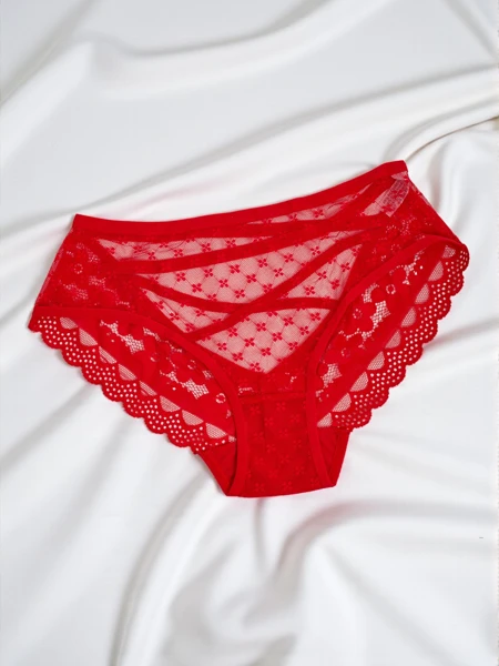 Majtki damskie typu figi z koronką i paseczkami