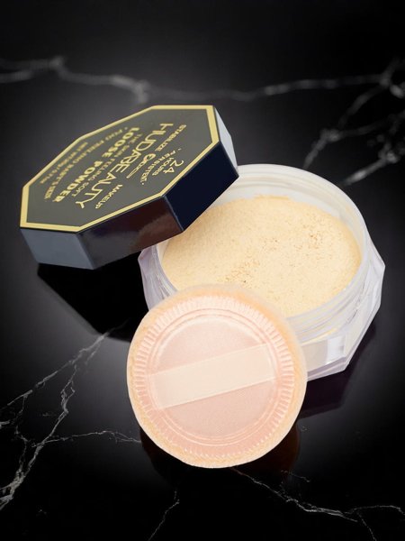 Sypki puder do twarzy z efektem naturalnego wykończenia Ivory