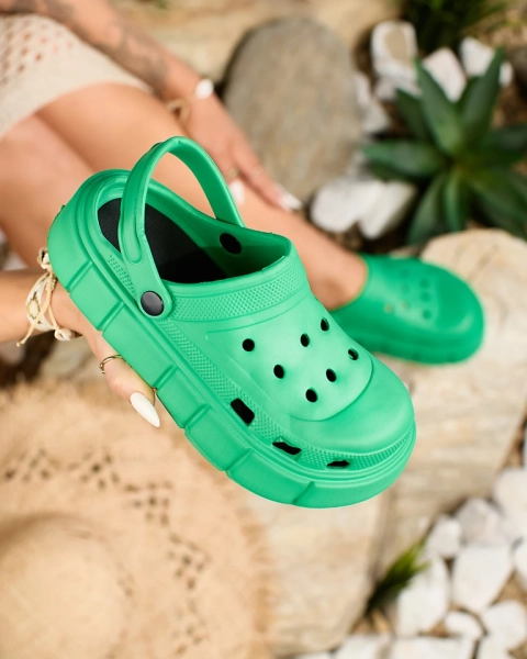 Royalfashion Ciemnozielone damskie klapki gumowe Kooranzan