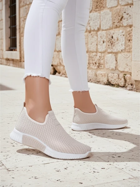 Damskie sneakersy beżowe Eulalia Slip-On płaski obcas tkanina lato wiosna