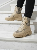 jasny brązowy || brązowy