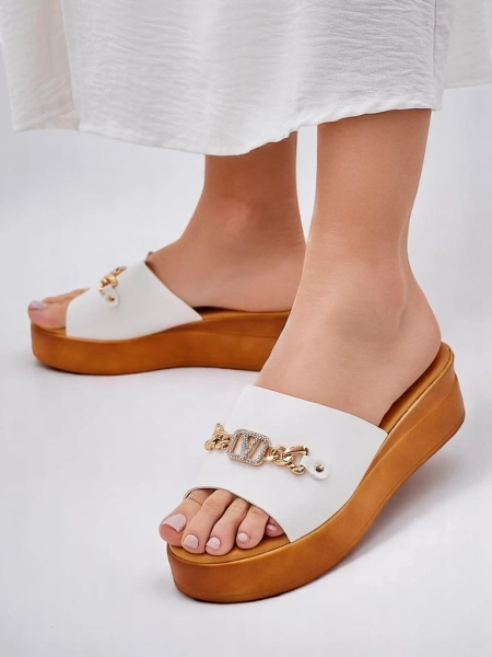 Royalfashion Damskie klapki na koturnie Dalimma