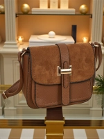 коричневий