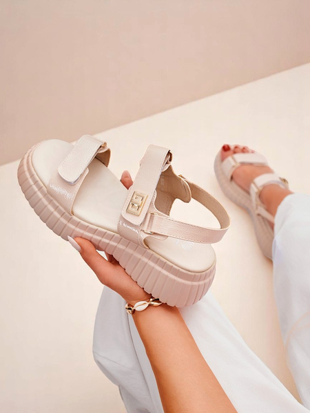 Royalfashion Жіночі сандалі на товстішій підошві Aganda