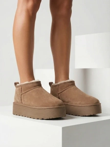 світло-коричневий