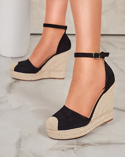 Royalfashion Czarne damskie sandały na koturnie Meylasi