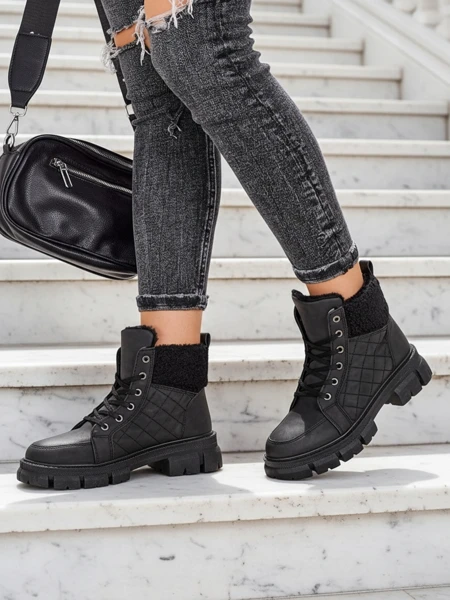 Royalfashion Czarne damskie ocieplane botki typu trapery Hogenaf