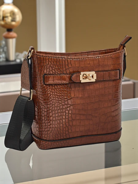 Лакована маленька жіноча сумочка з екошкіри Arlisse