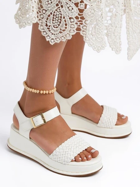 Royalfashion Damskie sandały na koturnie z plecionym paseczkiem Fiolle