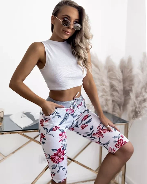 Royalfashion Biało- różowe spodenki damskie 3/4 z printem