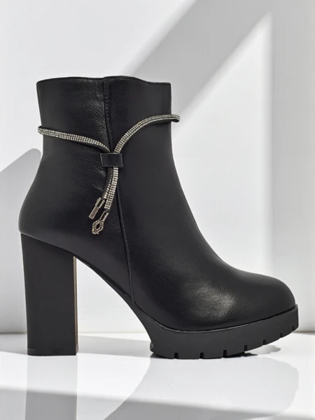 Жіночі ботильйони з екошкіри на підборах-стовпчику Marellin