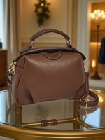 Темно-коричневий