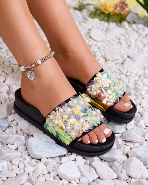 Royalfashion Czarne damskie zdobione klapki Maurelle