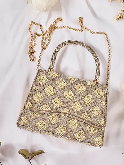 Royalfashion Mała torebka damska z cyrkoniami i perełkami