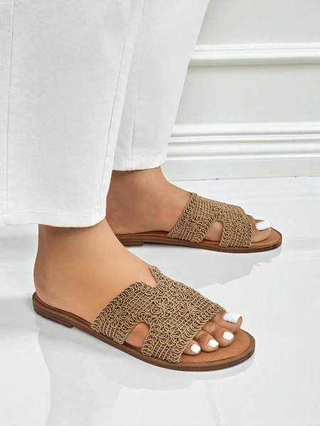 Rpyalfashion Klapki damskie z ozdobnym paseczkiem Braida