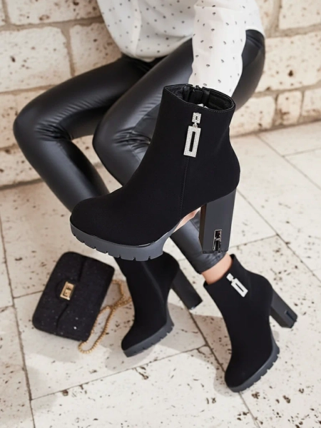 Royalfashion Damskie botki na słupku z ozdobą Beroleda