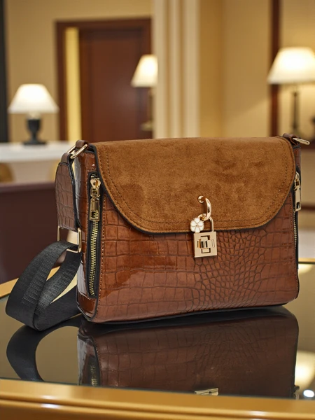 Mała damska torebka z eko skóry z tłoczeniem Narelle