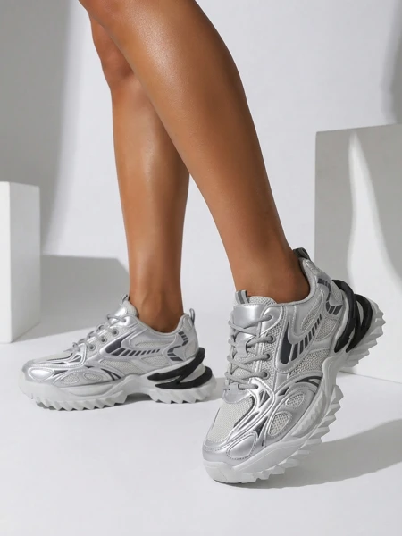 Royalfashion Sneakersy damskie lakierowane Leysi