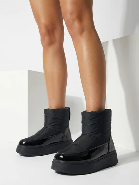 Royalfashion Czarne wsuwane śniegowce damskie Maderta