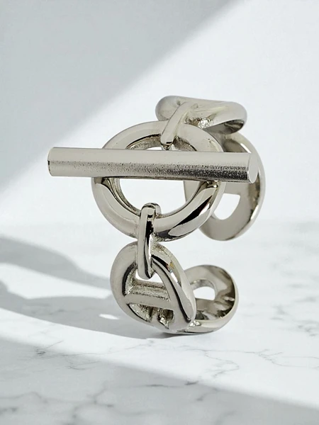 Bransoletka obręcz Dolce Vita z ozdobnymi charmsami