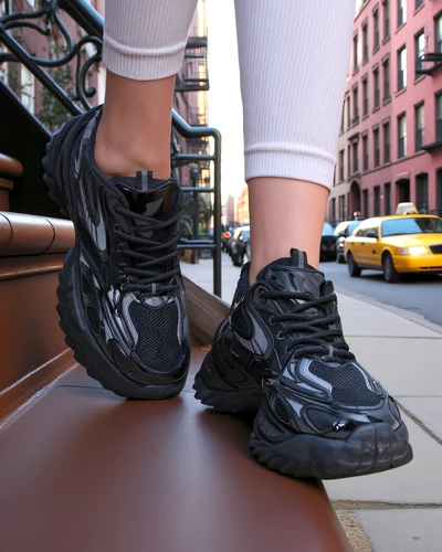 Royalfashion Sneakersy damskie lakierowane Leysi