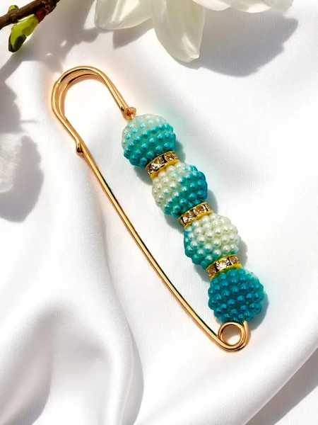 Ozdobna broszka damska z perełkami Four Pearls