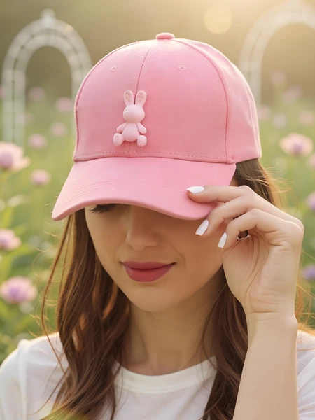 Royalfashion Czapka z daszkiem z naszywką Bunny Chic