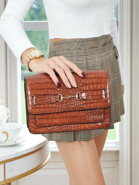 Lakierowana mała damska torebka z eko skóry Lunisse