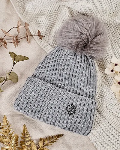 Royalfashion Damska ocieplana czapka z pomponem