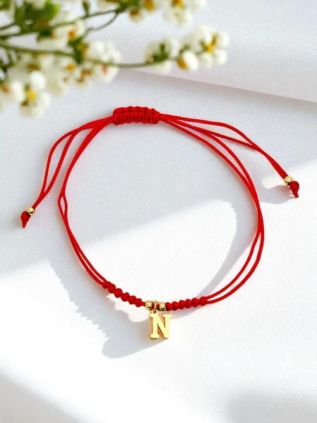 Жіночий браслет з літерою N