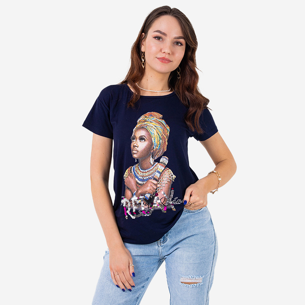Royalfashion Granatowy damski t-shirt z kolorowym printem i cekinami