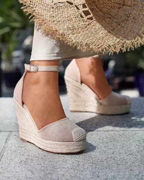 Royalfashion Beżowe damskie sandały na koturnie Meylasi