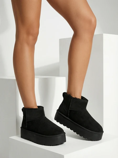 Krótkie buty a'la śniegowce damskie Vessia