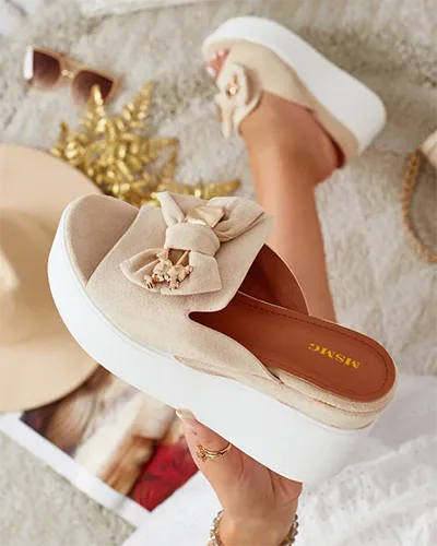 Royalfashion Damskie klapki na koturnie Dalimes