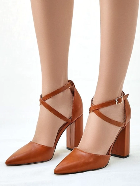 Royalfashion Damskie czółenka z krzyżowanymi paseczkami Eurolias