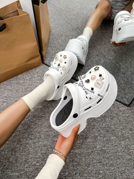 Royalfashion жіночі гумові шльопанці з декораціями Dellos