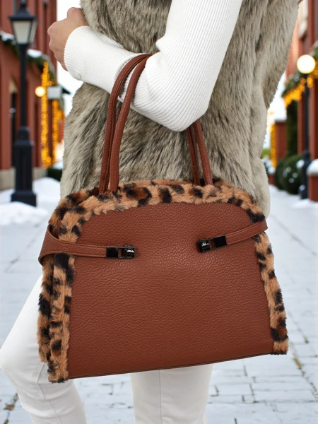 Mała damska torebka z eko skóry z panterką Panthory