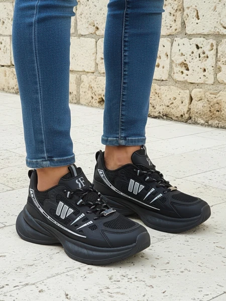 Buty sportowe damskie Royalfashion Hypatia czarne na płaskim obcasie 5 cm