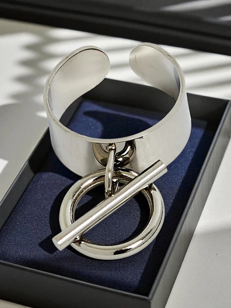 Bransoletka obręcz Dolce Vita z ozdobnymi charmsami