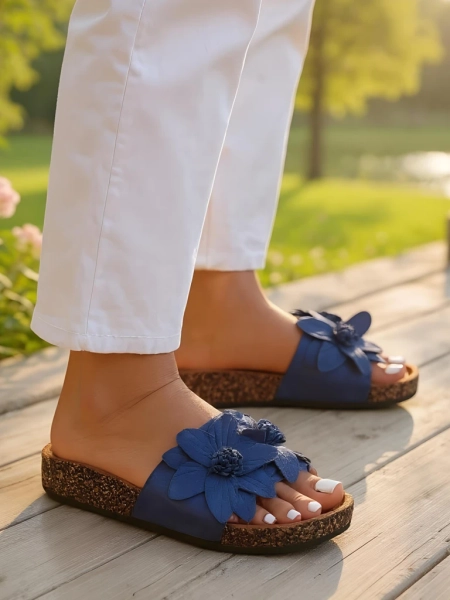 Royalfashion Klapki damskie z kwiatuszkami Foules