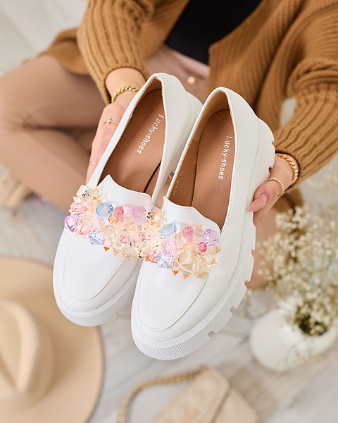 Royalfashion Białe damskie mokasyny z kolorowymi kryształkami Crystal Glam