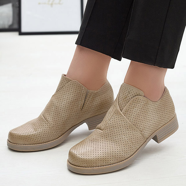 Royalfashion Beżowe damskie eko skórzane półbuty Ilioppa