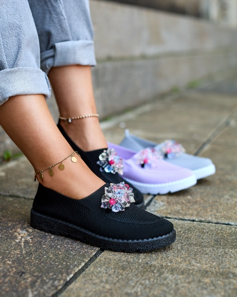 Royalfashion Czarne damskie materiałowe półbuty z kryształkami Fezens