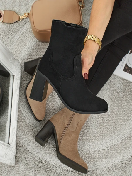 Botki damskie eko zamszowe na słupku Rune Fast