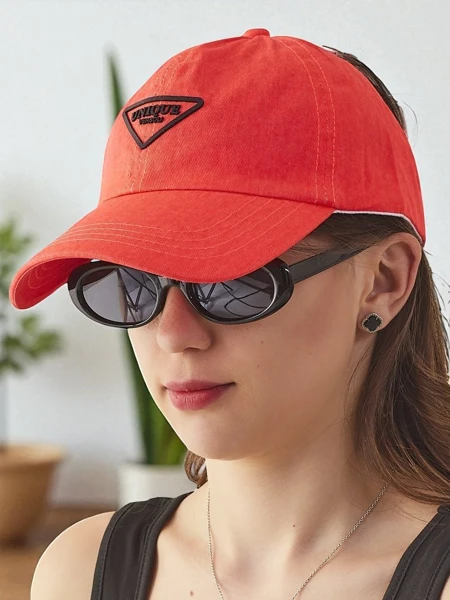 Royalfashion Czapka z daszkiem z naszywką Flash Cap
