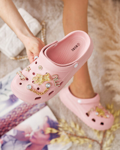 Royalfashion Damskie gumowe klapki z ozdobami Fescas