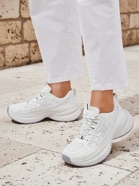 Royalfashion Sportowe sneakersy damskie na grubszej podeszwie Roality