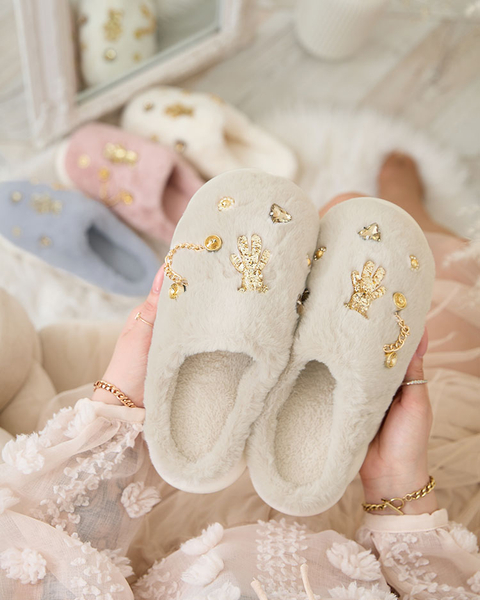 Royalfashion Beżowe damskie futrzane kapcie z ozdobami Erserra